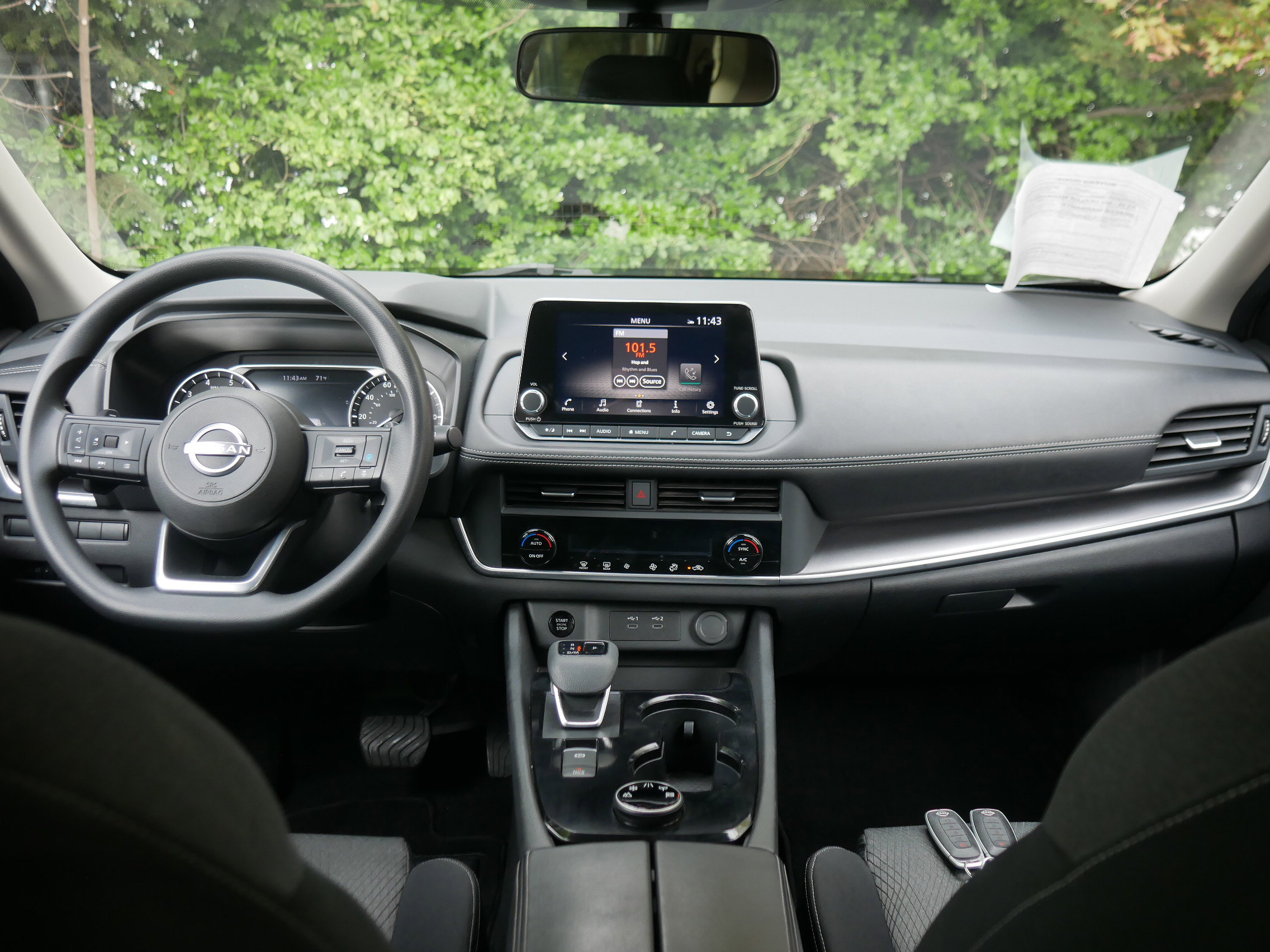 2024 Nissan Rogue SV photo 6
