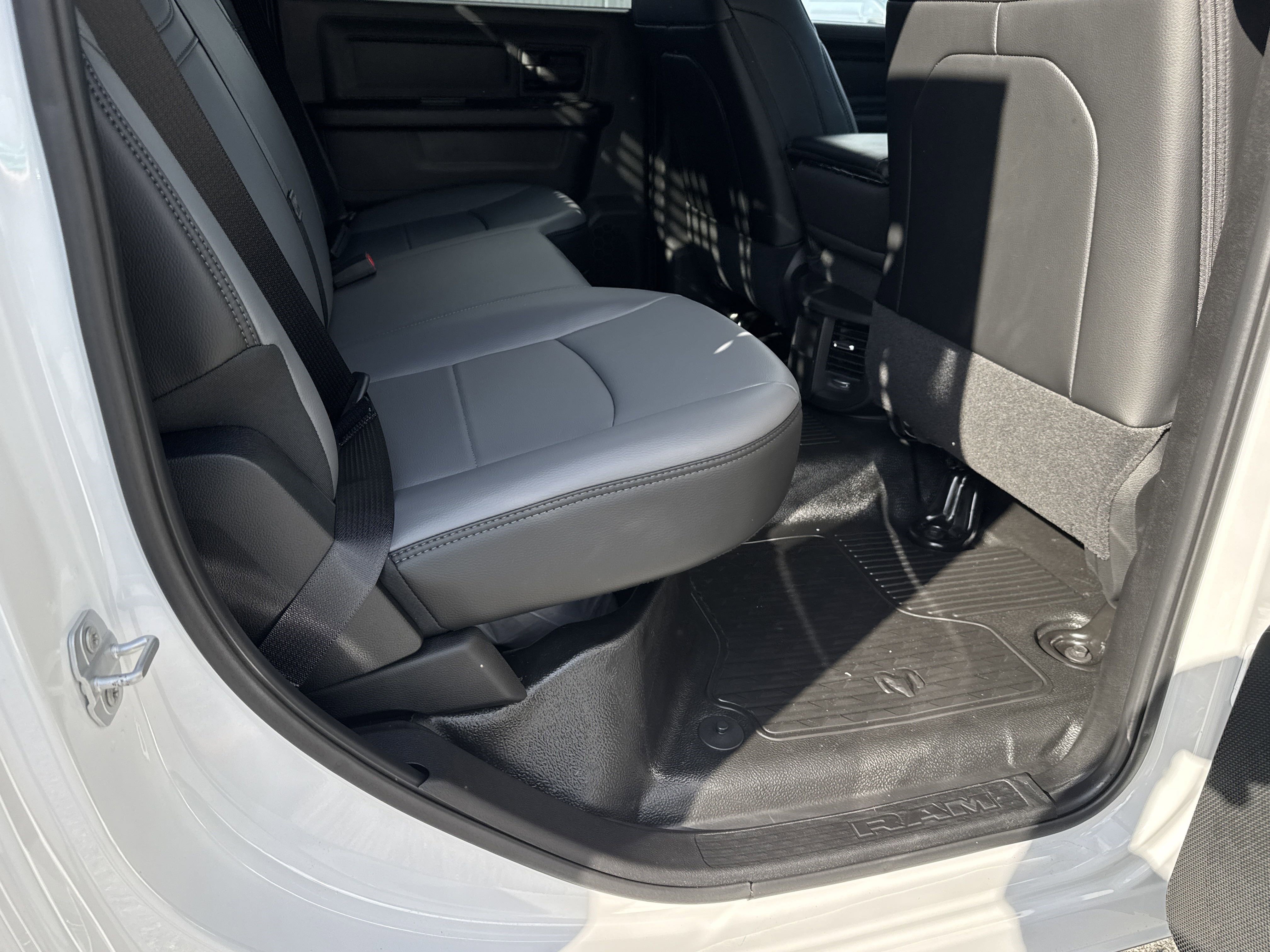 2025 Ram 5500 Tradesman photo 2