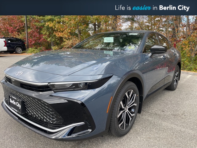 2026 Toyota Crown XLE's photo