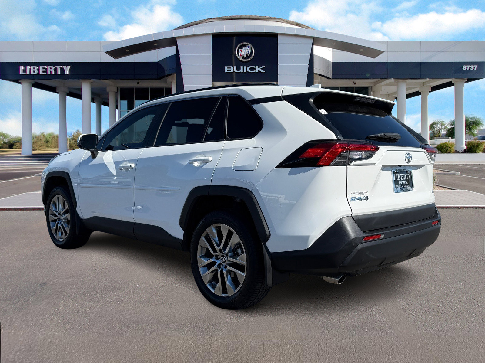 2019 Toyota RAV4 XLE Premium photo 2