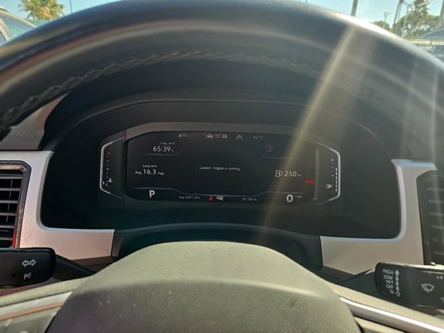 2022 Volkswagen Atlas V6 SEL Premium R-Line photo 2