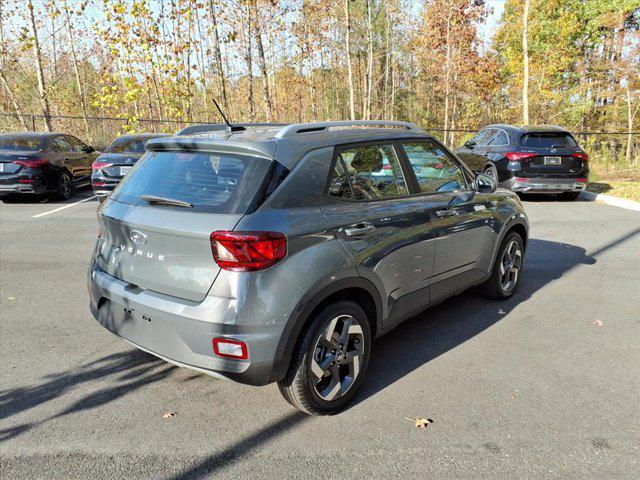 2026 Hyundai Venue SEL photo 2