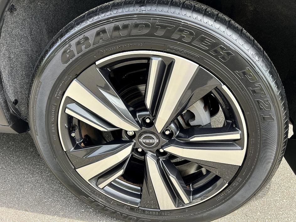 2023 Nissan Rogue SL photo 10