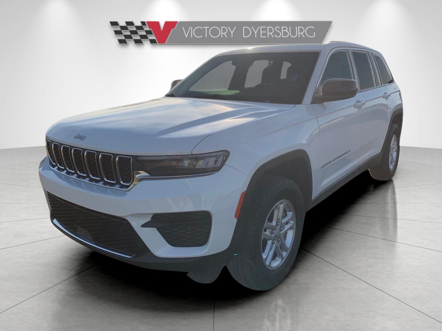 2024 Jeep Grand Cherokee Laredo photo 3