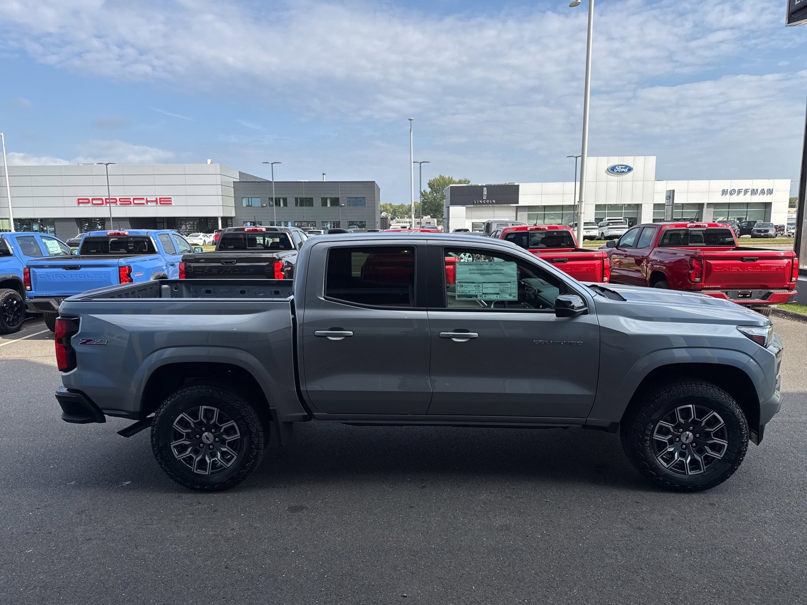 2026 Chevrolet Colorado Z71 photo 3