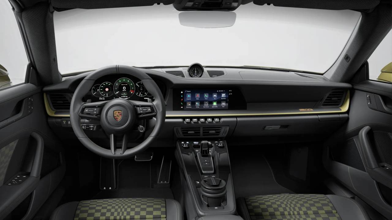 2026 Porsche 911 4 GTS photo 9