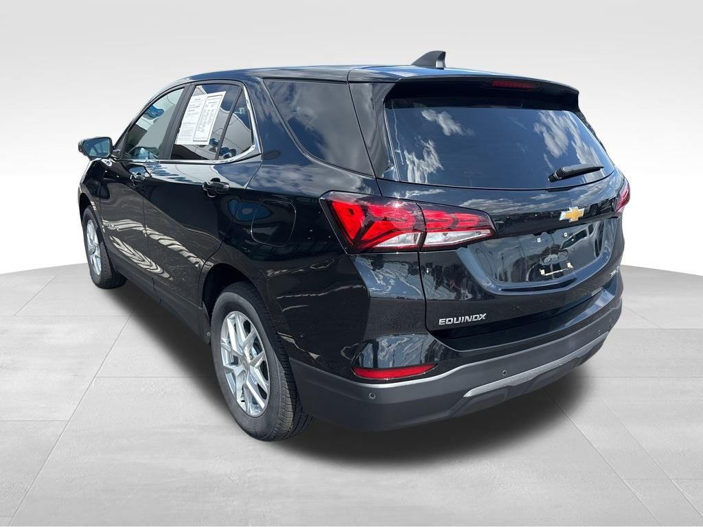 2023 Chevrolet Equinox LT photo 3