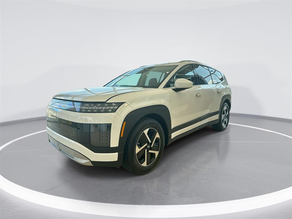 2026 Hyundai Ioniq SE photo 4