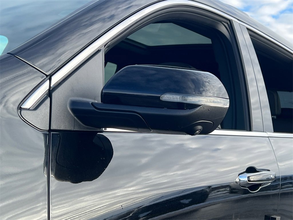 2026 GMC ACADIA - Image 11