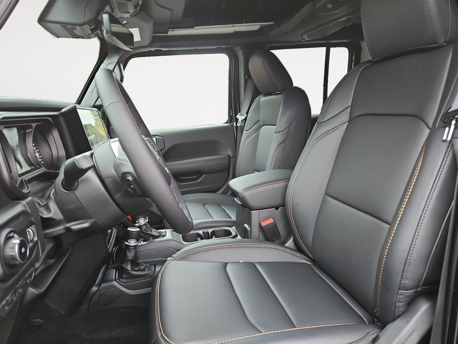 2025 Jeep Wrangler Sahara photo 3