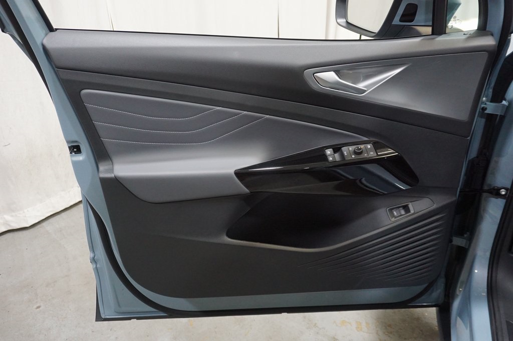2025 Volkswagen ID.4 Pro Plus photo 26