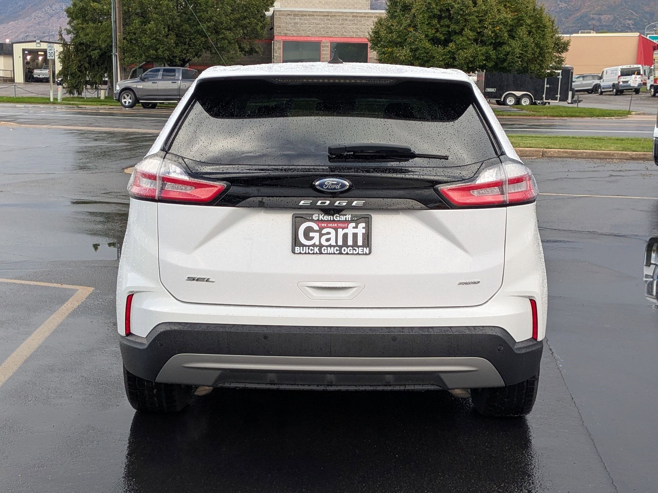 2021 Ford Edge SEL photo 4