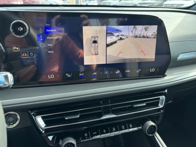 2026 Chevrolet Traverse photo 8