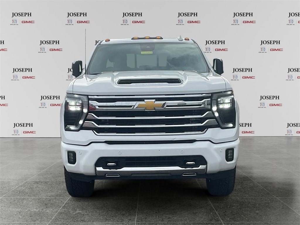 2024 Chevrolet Silverado 2500HD High Country photo 3