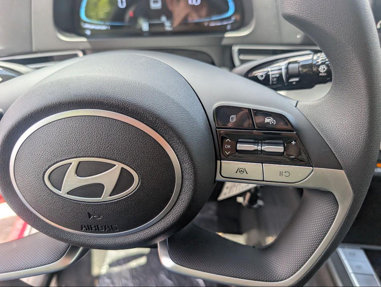 2025 Hyundai Elantra SE photo 16