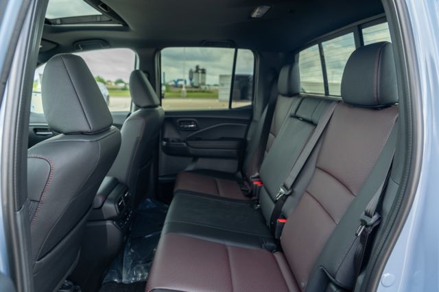 2026 Honda Ridgeline Black Edition photo 15