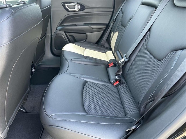 2025 Jeep Compass Latitude photo 11