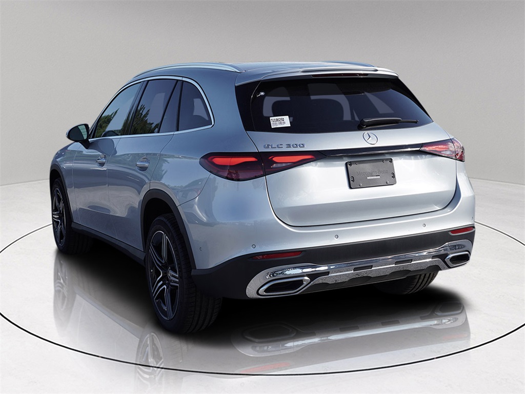 2026 Mercedes Benz GLC 300 photo 4