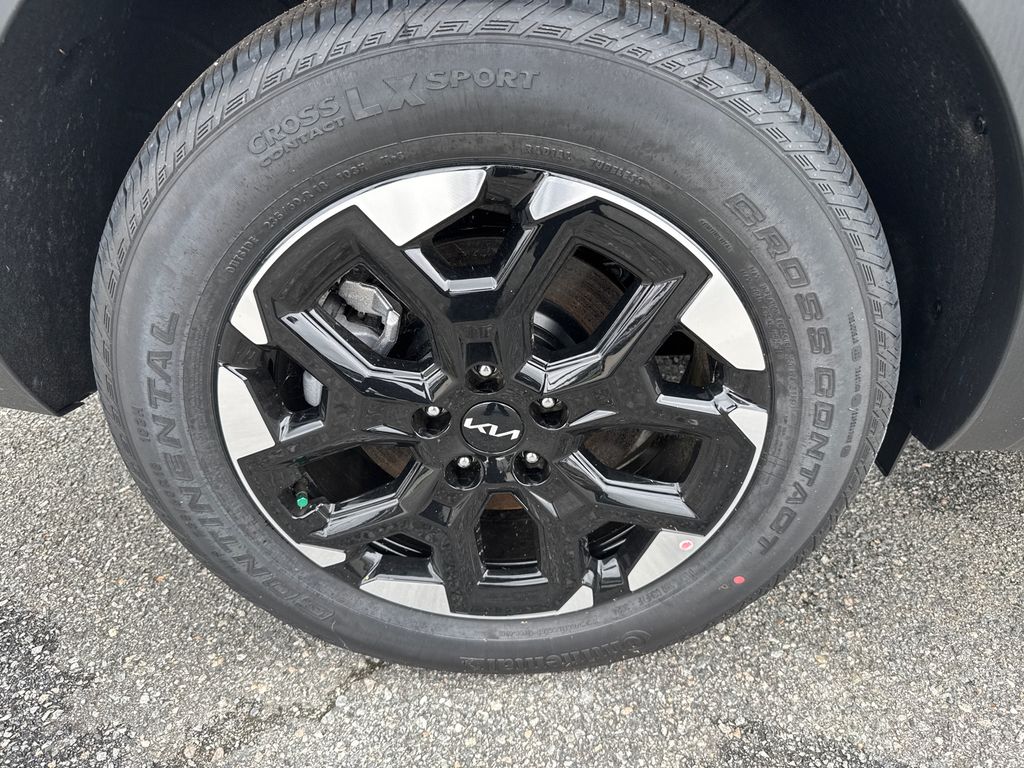 2025 Kia Sorento S photo 17