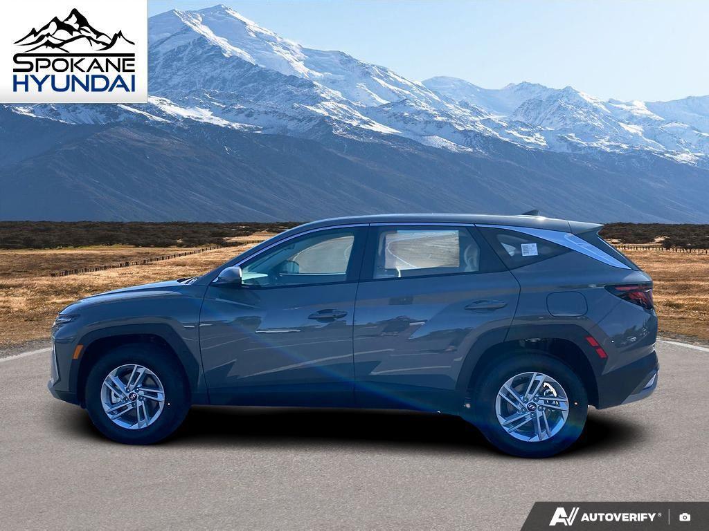 2025 Hyundai Tucson SE photo 2