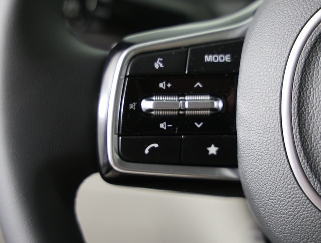 2025 Kia Sorento S photo 13