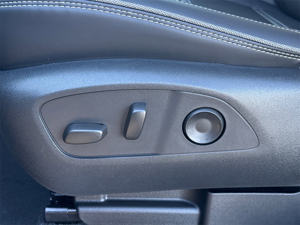 2025 GMC SIERRA - Image 17