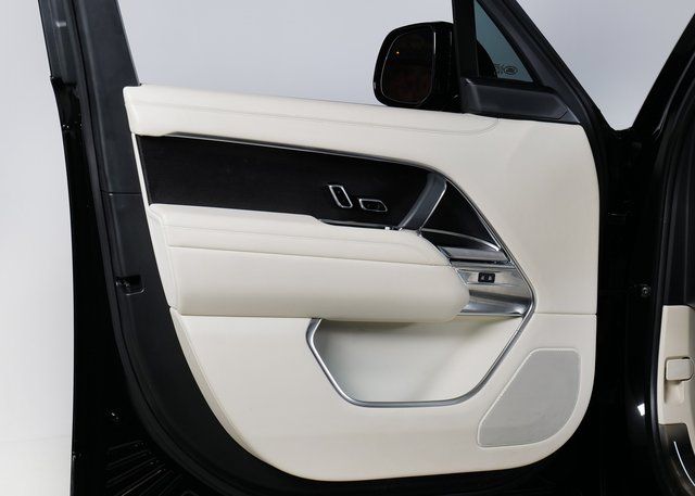 2024 Land Rover Range Rover SE photo 20