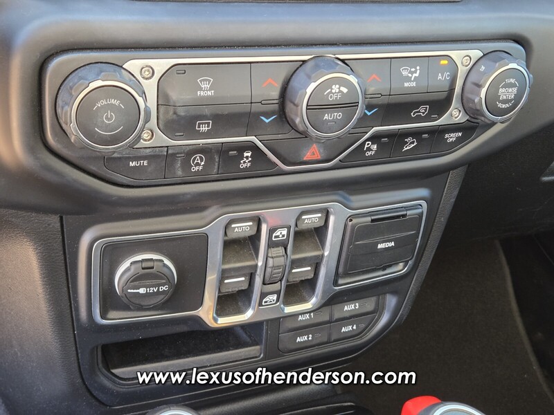 2018 Jeep Wrangler Unlimited Sahara photo 24