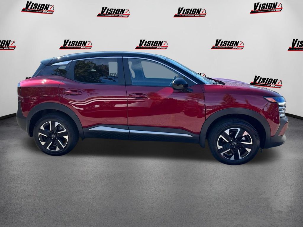 2025 Nissan Kicks SV photo 3