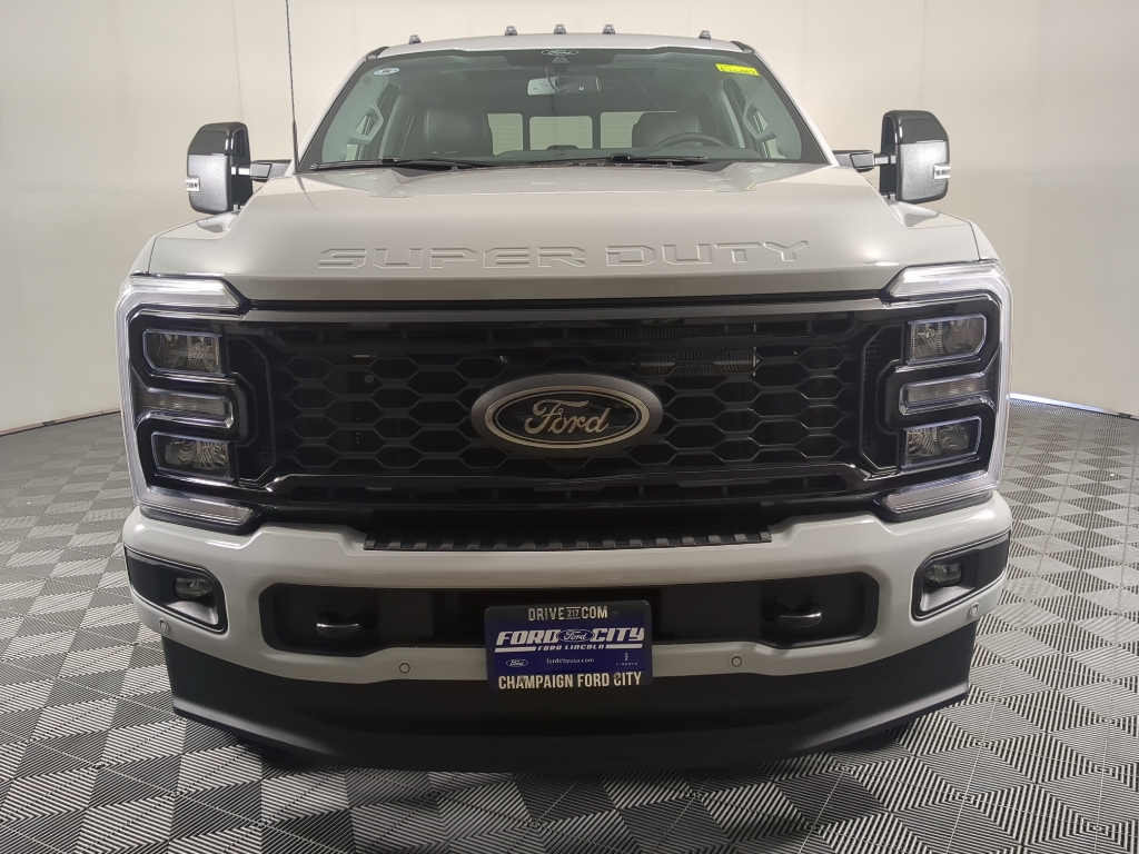2026 Ford F-250 Lariat photo 2