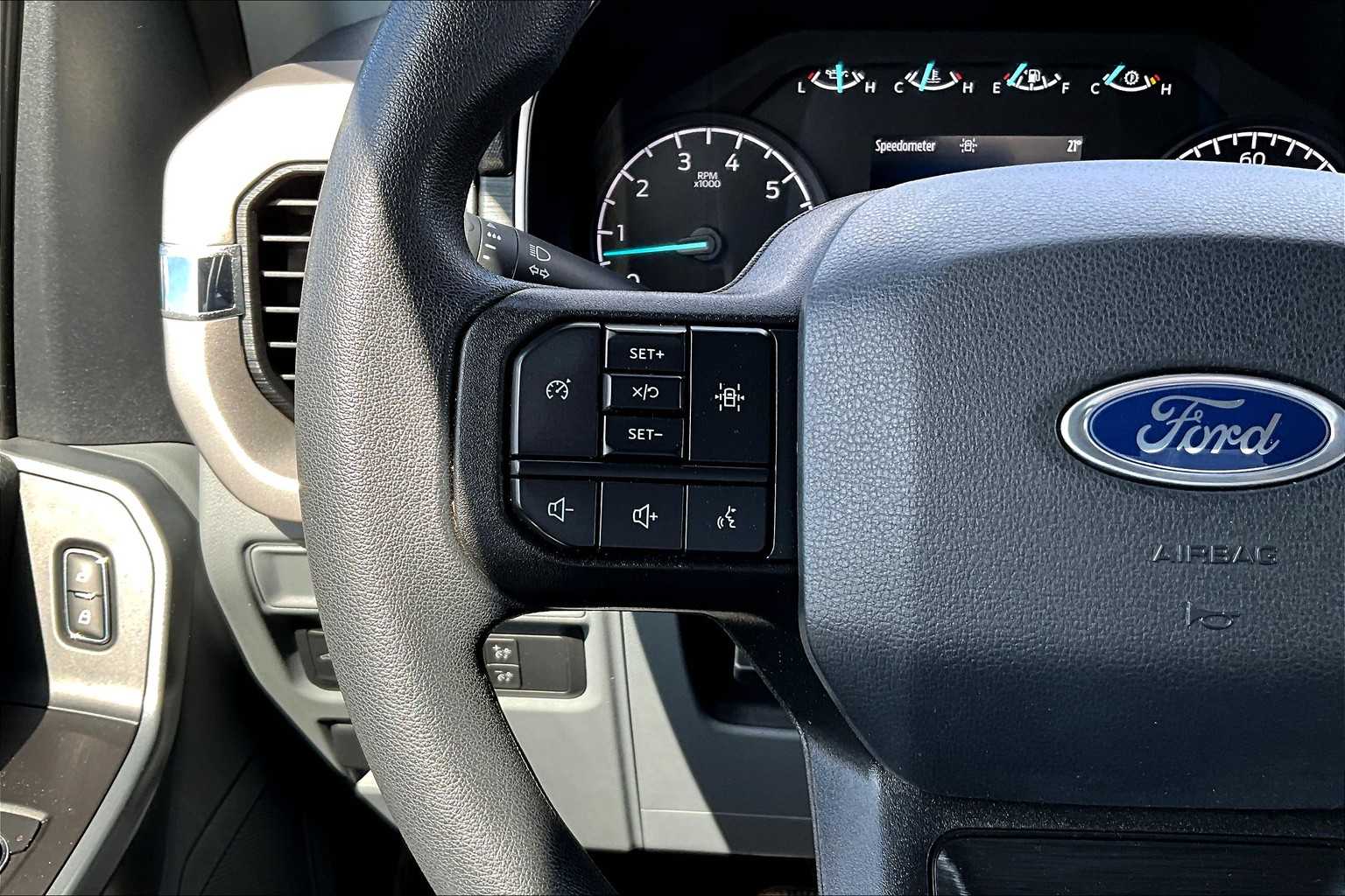2021 Ford F-150 XLT photo 22