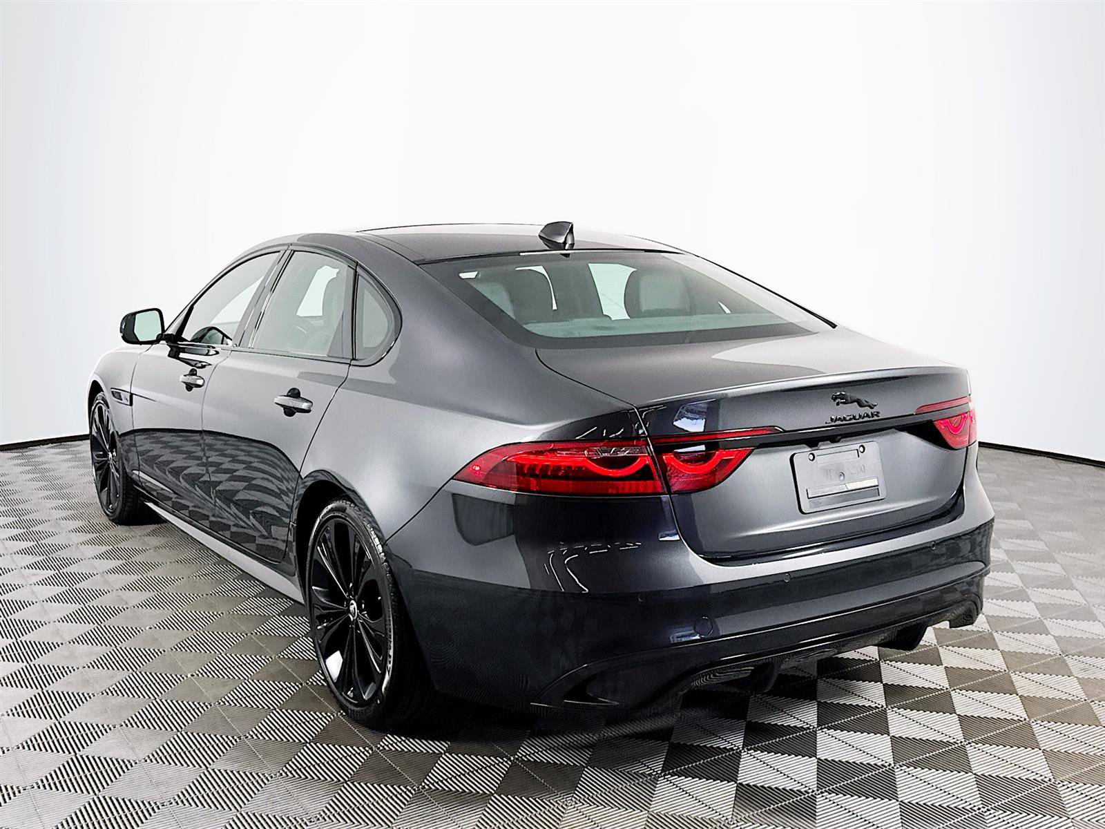 2024 Jaguar XF P300 R-Dynamic SE photo 7