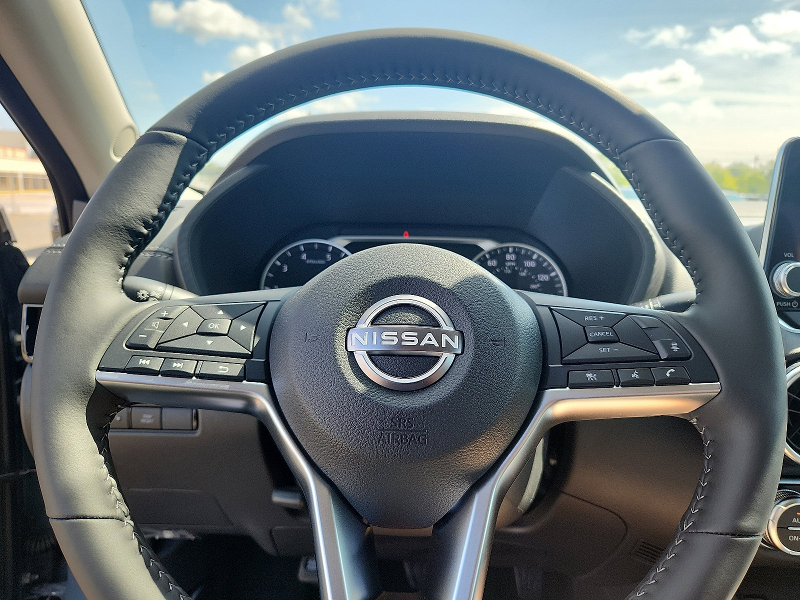 2025 Nissan Sentra SV photo 13