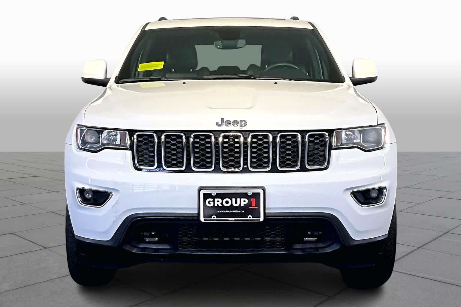 2020 Jeep Grand Cherokee Laredo photo 3