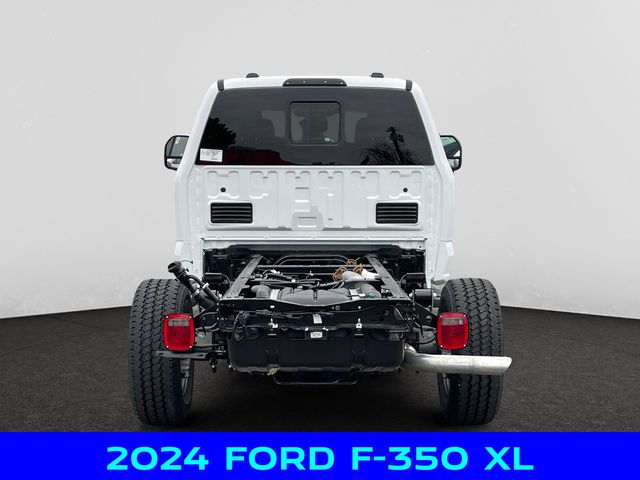 2024 Ford F-350 photo 4