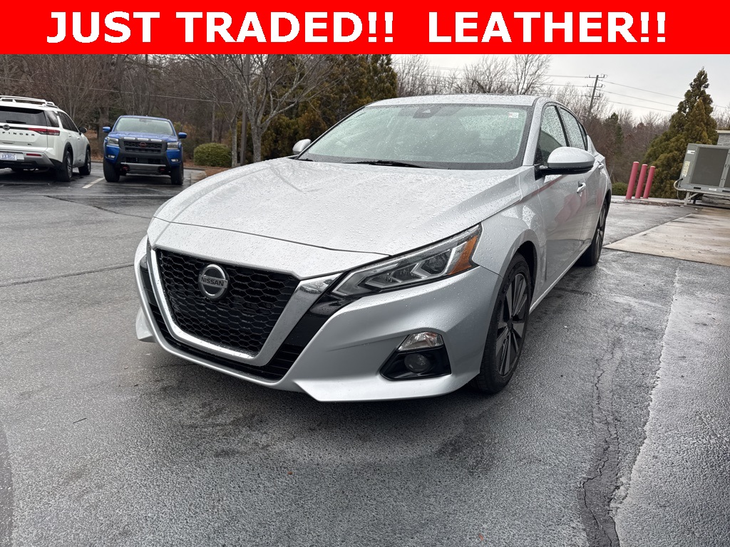 2020 Nissan Altima SL's photo