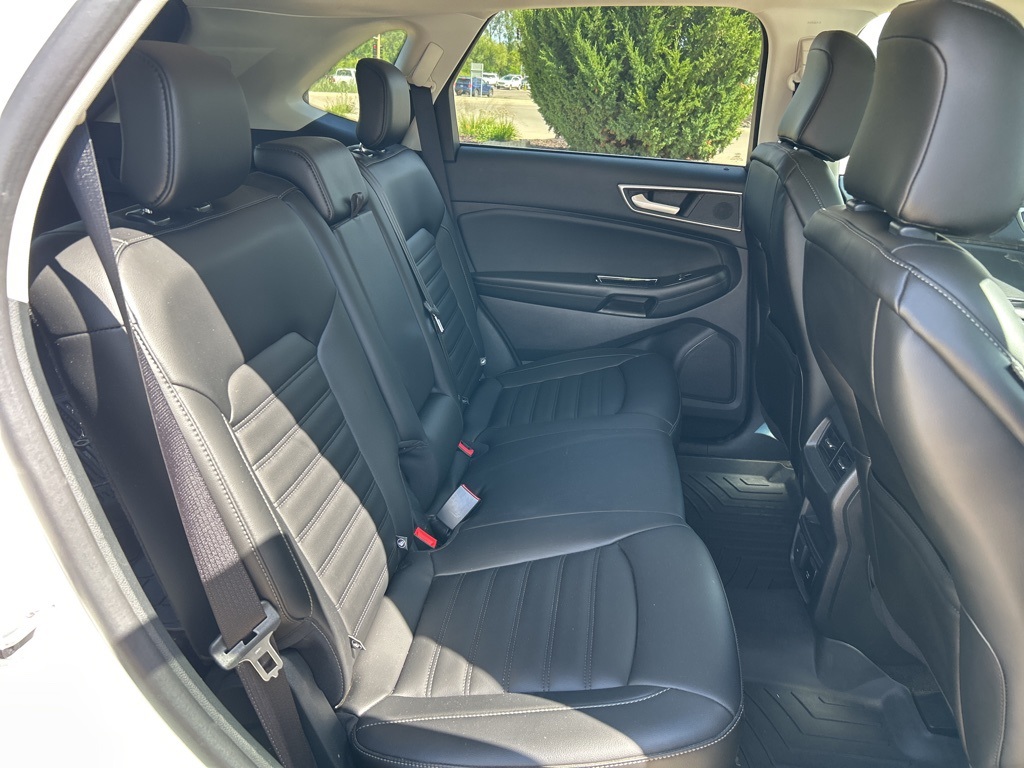 2020 Ford Edge SEL photo 29