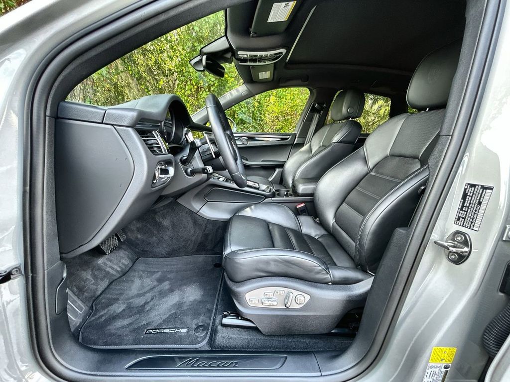 2024 Porsche Macan Base photo 15