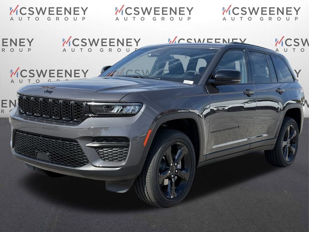 2025 Jeep Grand Cherokee Altitude's photo