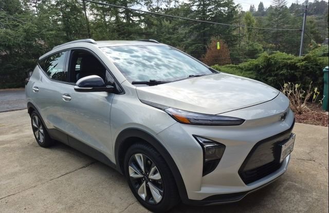 Used 2022 Chevrolet Bolt EUV LT with VIN 1G1FY6S01N4114911 for sale in San Rafael, CA