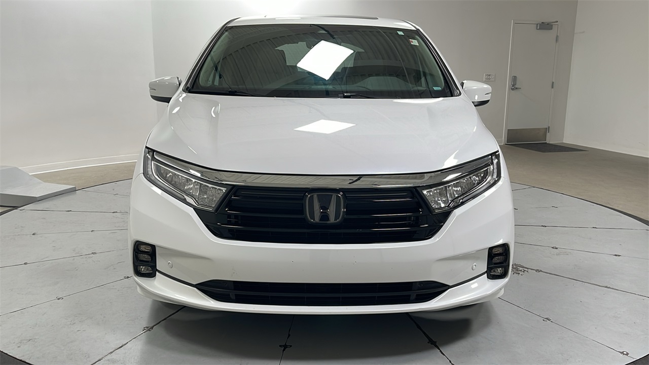 2024 Honda Odyssey Touring photo 2