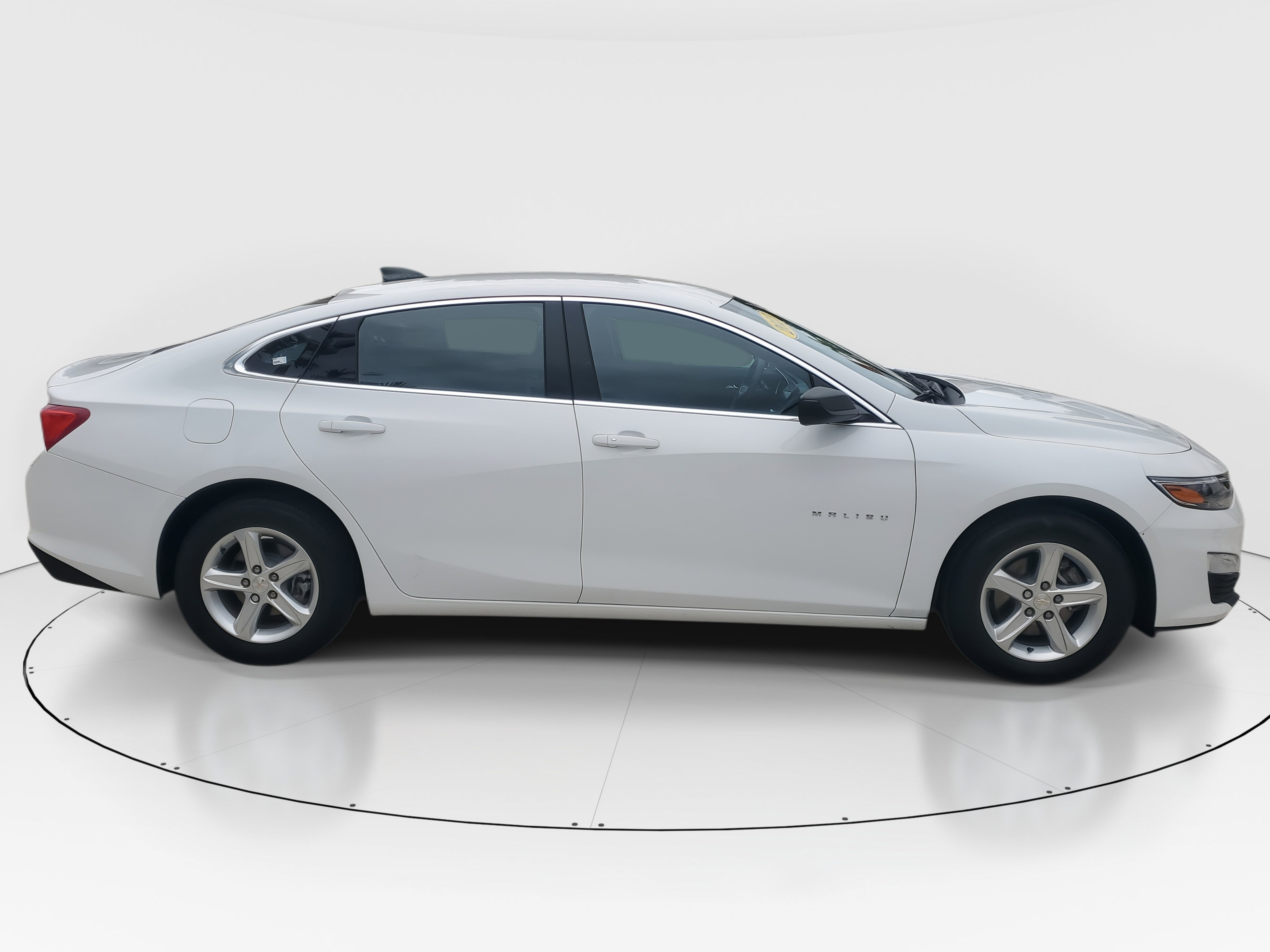 2023 Chevrolet Malibu LS photo 2