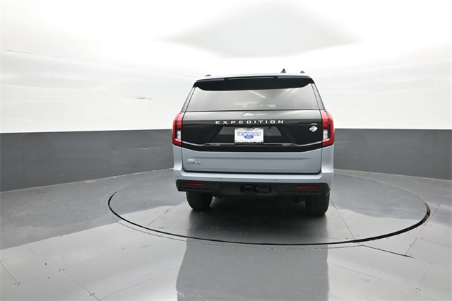 2025 Ford Expedition photo 4