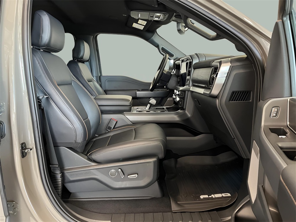 2025 Ford F-150 Lariat photo 20
