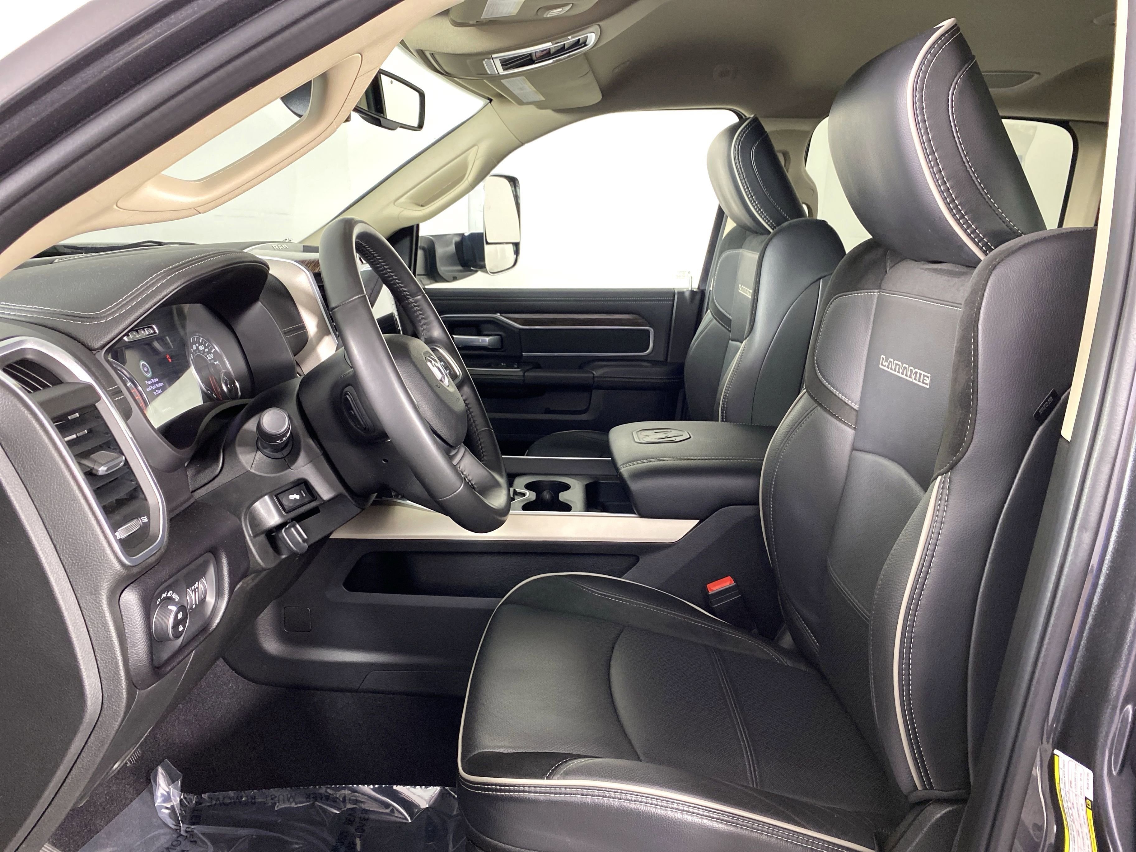 2021 Ram 3500 Laramie photo 4