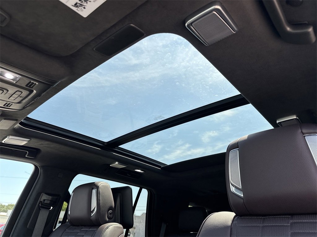 2024 Cadillac Escalade V-Series photo 23