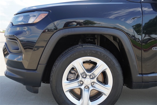 2023 Jeep Compass Latitude photo 5