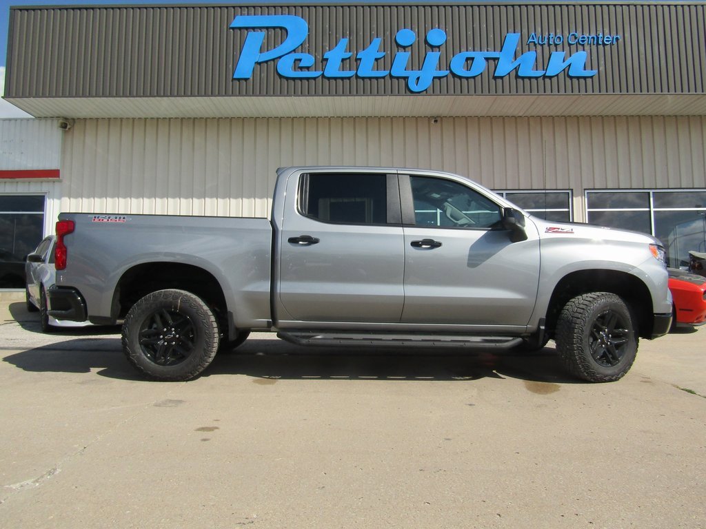 2024 Chevrolet Silverado 1500 LT Trail Boss photo 2