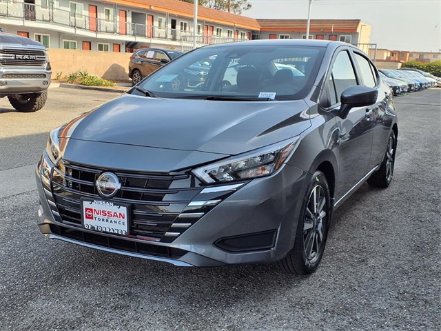2025 Nissan Versa SV photo 3