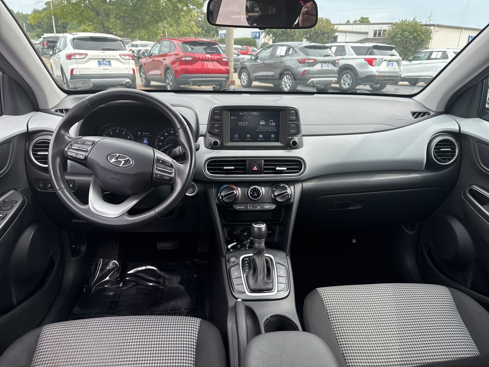 2020 Hyundai Kona SEL photo 3